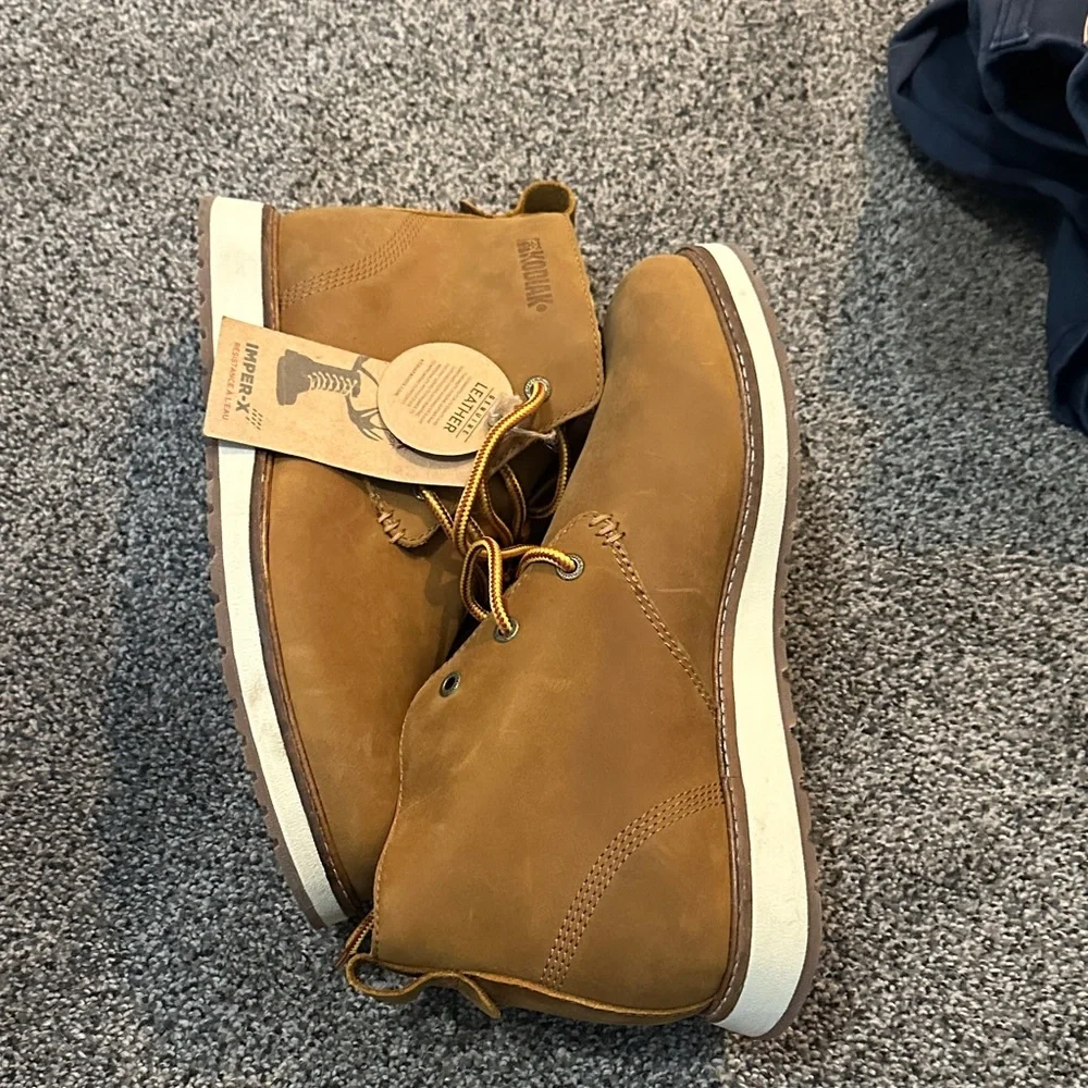 Kodiak Men's Brown Nubuck Leather Chukka Boots Size 9.5 Waterproof Lace Up